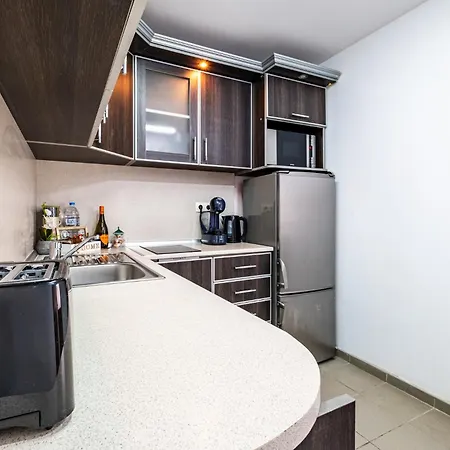 Excellent 2br Flat In Downtown Appartamento Varna