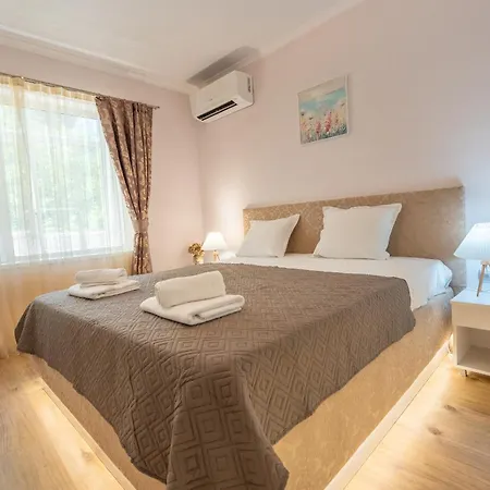 Excellent 2br Flat In Downtown * Varna