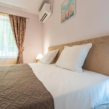Excellent 2br Flat In Downtown Appartement Varna