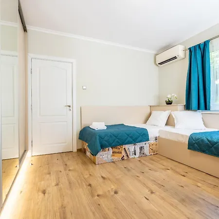 Excellent 2br Flat In Downtown *